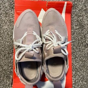 W NIKE AIR HUARACHE CITY LOW